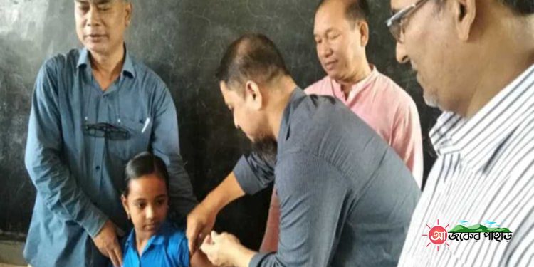 বরকলে উদ্বোধনী দিনে ৪০জন পেলো এইচপিভি টিকা