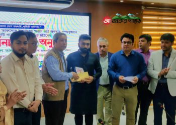 জুলাই বিপ্লবে আহত ছাত্রদের সংবর্ধনা ও চেক বিতরণ