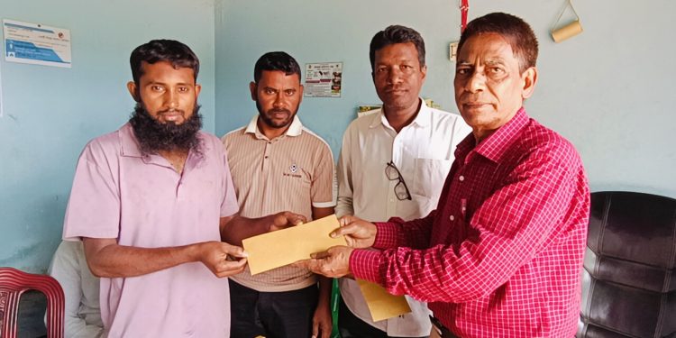 নানিয়ারচরে ৩২টি মসজিদে জেলা পরিষদের ঈদ উপহার বিতরণ