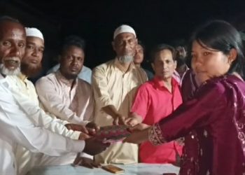 ঘনমোড় আশার প্রদীপ যুব সংঘের উদ্যোগে কৃতি শিক্ষার্থীদের সংবর্ধনা