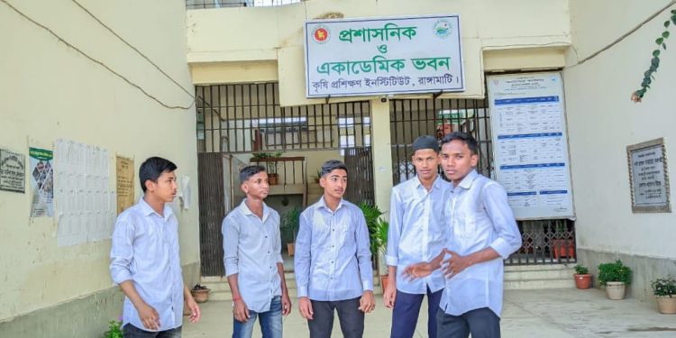 এটিআই শিক্ষার্থীদের ৮দফা দাবিতে কর্মসূচি ঘোষণা