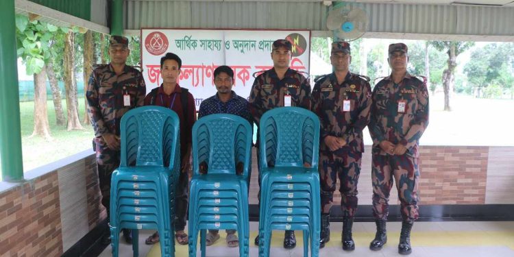 সীমান্তবর্তী দূর্গম দোসর ক্লাবে বিজিবি’র সহযোগিতা