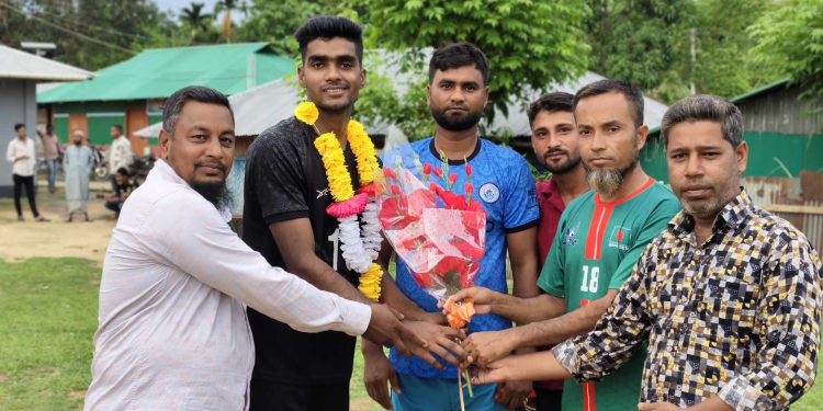 সংবর্ধনা পেলো ফুটবলার রাজ চৌধুরী সাগর