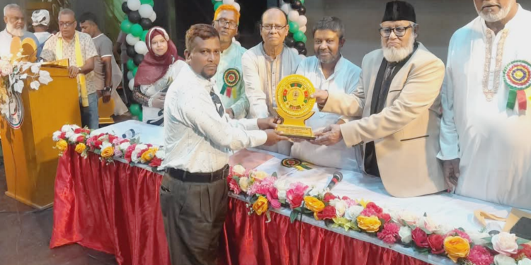 শেরেবাংলা স্মৃতিপদক পেলো নানিয়ারচরের বিএনপি নেতা কবির