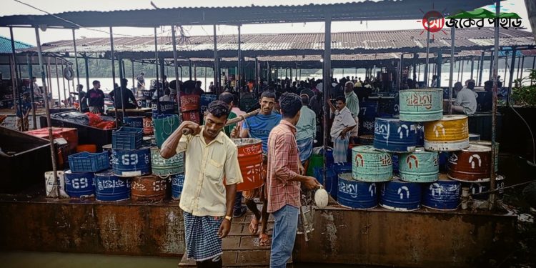 কাপ্তাই লেকে প্রথমদিনে রাজস্ব আয় দশ লক্ষ