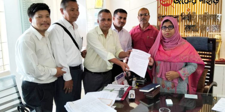 নির্বাহী অফিসারের সাথে রাঙ্গামাটি সুজনের সৌজন্য সাক্ষাৎ