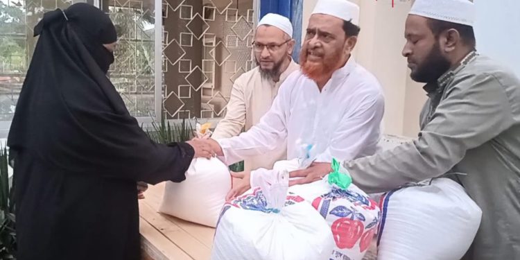 কাপ্তাই হ্রদে পানিবন্দি মানুষের পাশে জামায়াতে ইসলাম