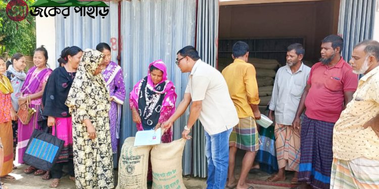 নানিয়ারচরে আবারো খাবার অনুপযোগী চাল বিতরণের অভিযোগ