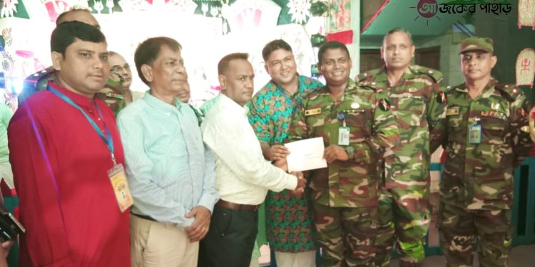 নানিয়ারচরে পূজা মণ্ডপ পরিদর্শন করলেন লে. কর্ণেল মশিউর রহমান