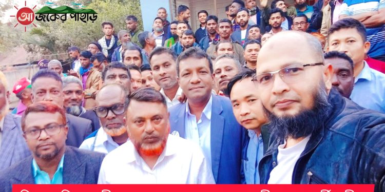 নিরঙ্কুশ বিজয়ে দীপেন দেওয়ানের বাসভবনে দলীয় নেতাকর্মীর ভীড়