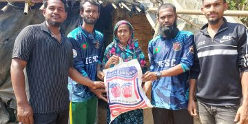ইসলামপুর একতা স্পোর্টিং ক্লাব উদ্যোগে ঈদ উপহার