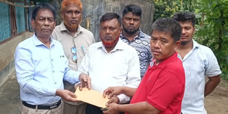 নানিয়ারচরে দুর্যোগে ক্ষতিগ্রস্ত পরিবারের মাঝে আর্থিক সহায়তা