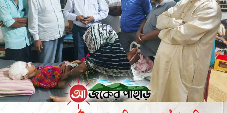 লংগদুতে সড়ক দুর্ঘটনা; চমেক হাসপাতালে সাবেক মন্ত্রীর প্রতিনিধি দল