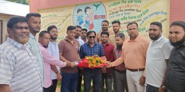 বজ্রপাতে বিকল বৈদ্যুতিক সরঞ্জাম, বিদ্যালয়ে হাজির জেলা পরিষদ সদস্য সাব্বির
