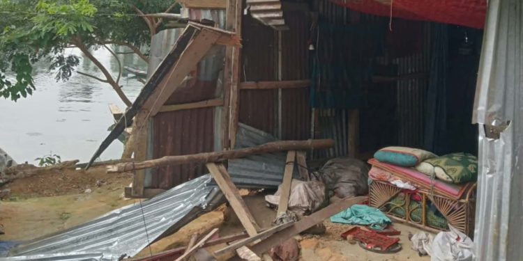 লংগদুতে ফের বন্য হাতির তাণ্ডব, দ্বিতীয়বার ভাঙল ইদ্রিসের বসতঘর।