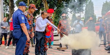 রাঙামাটিতে আন্তর্জাতিক দুর্যোগ প্রশমন দিবস ঘিরে ফায়ার সার্ভিসের মহড়া