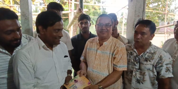 বিতরণ করলেন আর্থিক অনুদান। নিজস্ব সংবাদদাতাঃ নানিয়ারচর উপজেলার কিনাপুত